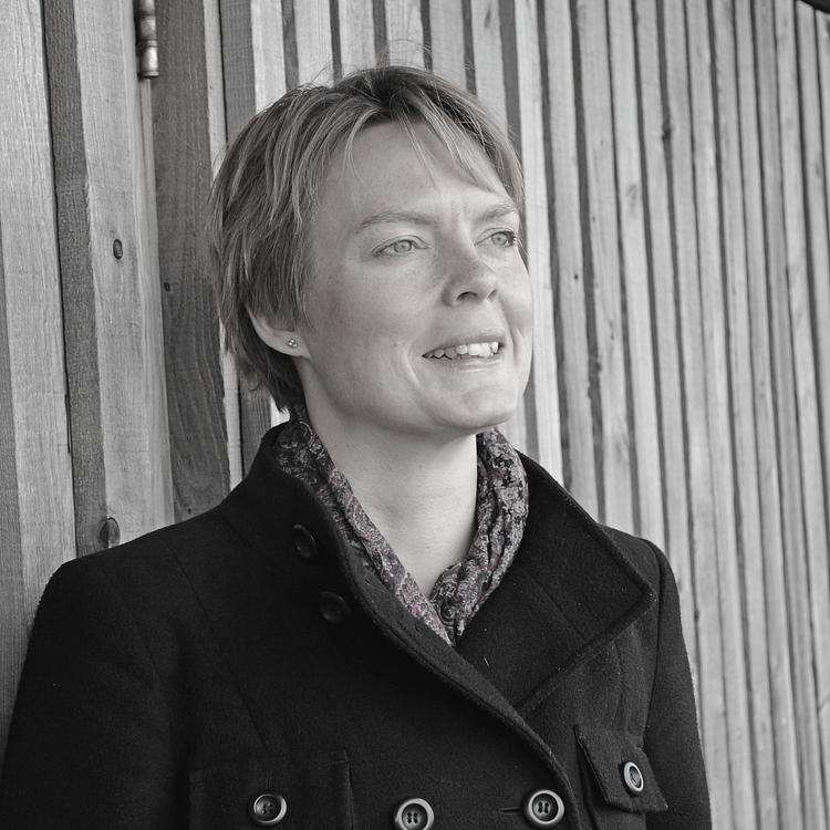 Charlotte Bray photo